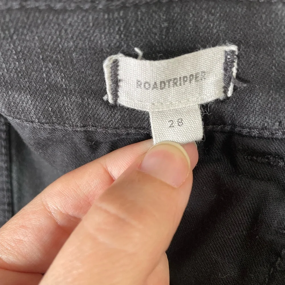 MADEWELL Mid-Rise Roadtripper Skinny Jeans in Black Wash Denim Size 28